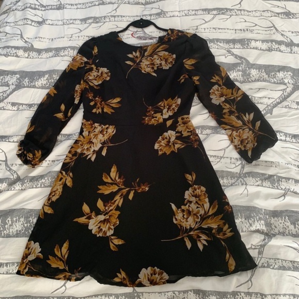 DYNAMITE black long sleeve dress with gold flowers